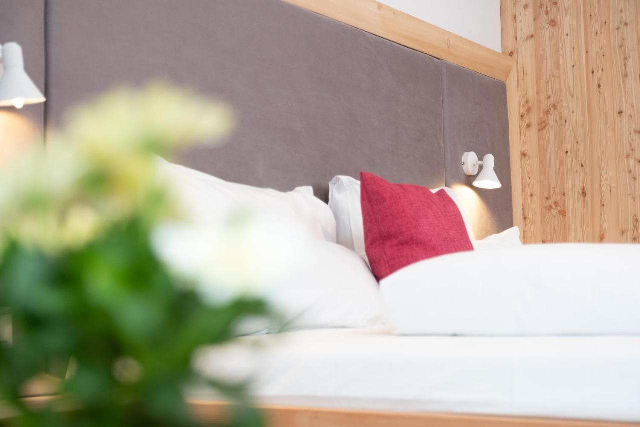 Santner, Hotel Eugendorf Exteriör bild