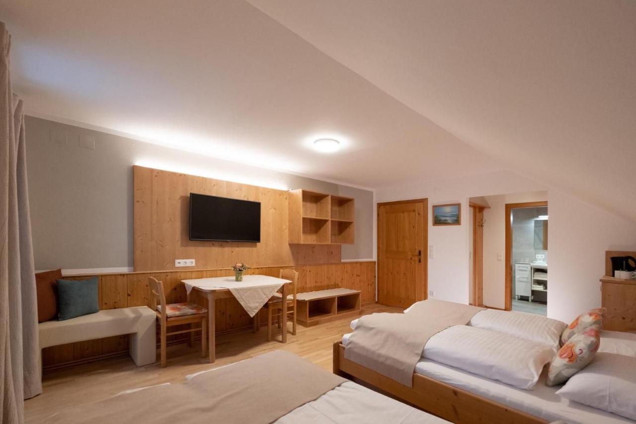 Santner, Hotel Eugendorf Exteriör bild
