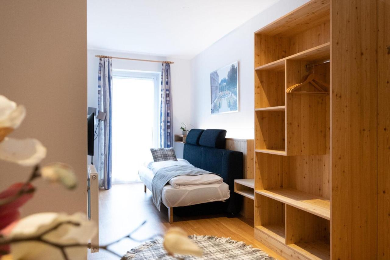 Santner, Hotel Eugendorf Exteriör bild