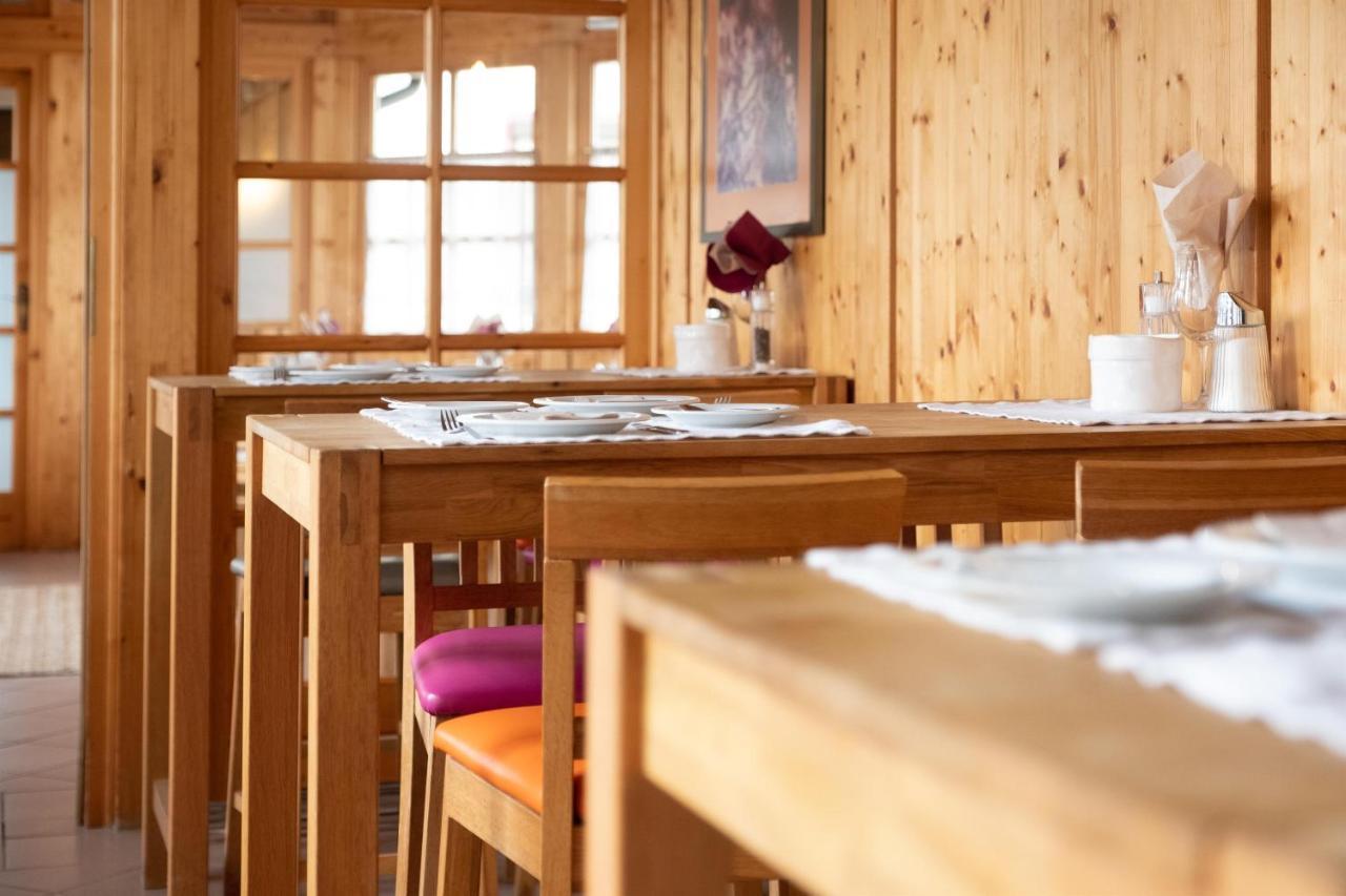 Santner, Hotel Eugendorf Exteriör bild