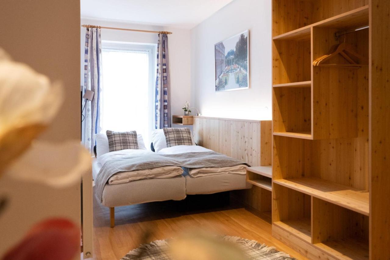 Santner, Hotel Eugendorf Exteriör bild