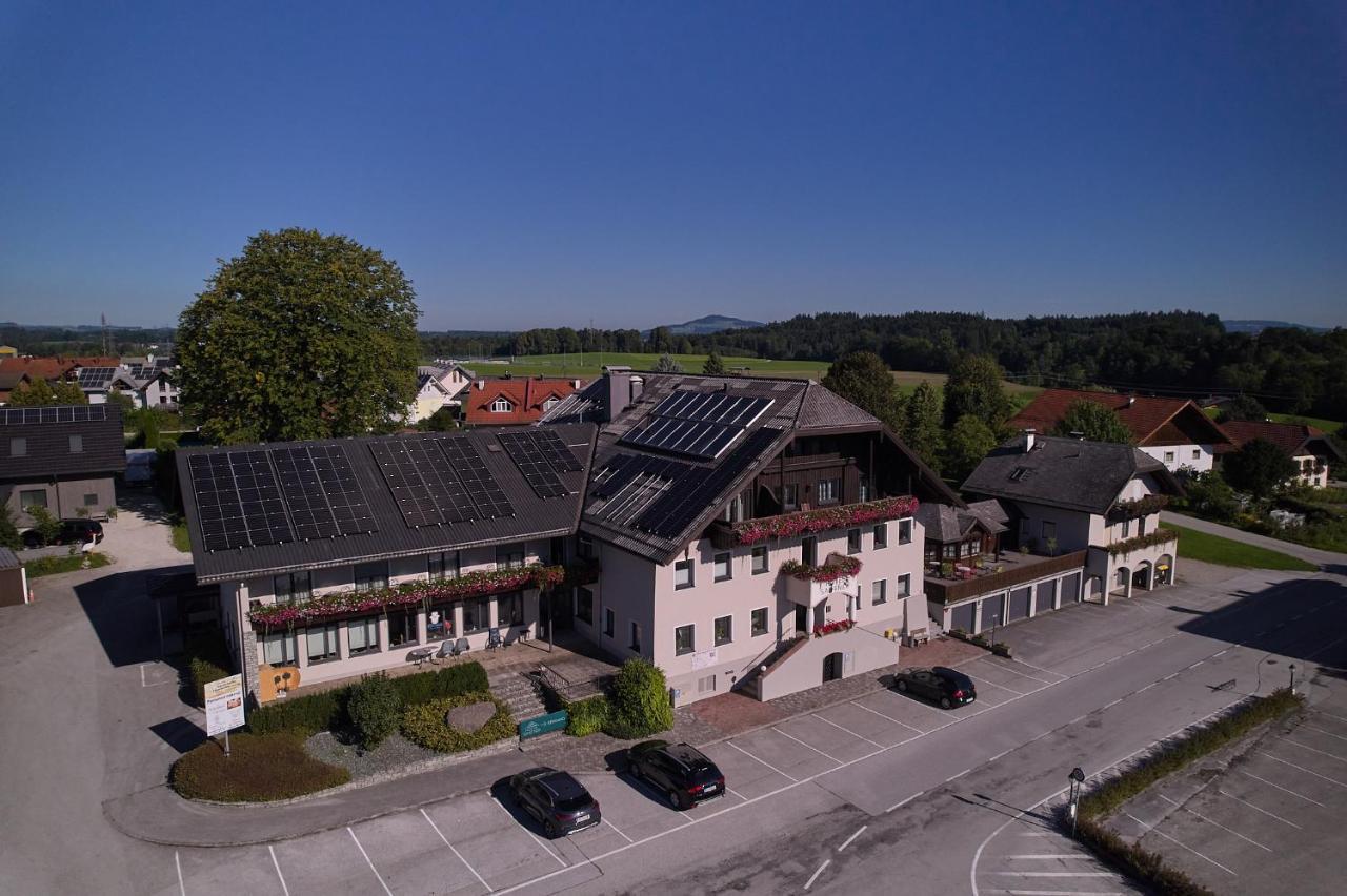 Santner, Hotel Eugendorf Exteriör bild