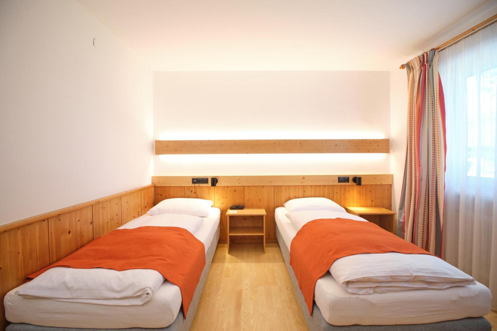 Santner, Hotel Eugendorf Exteriör bild