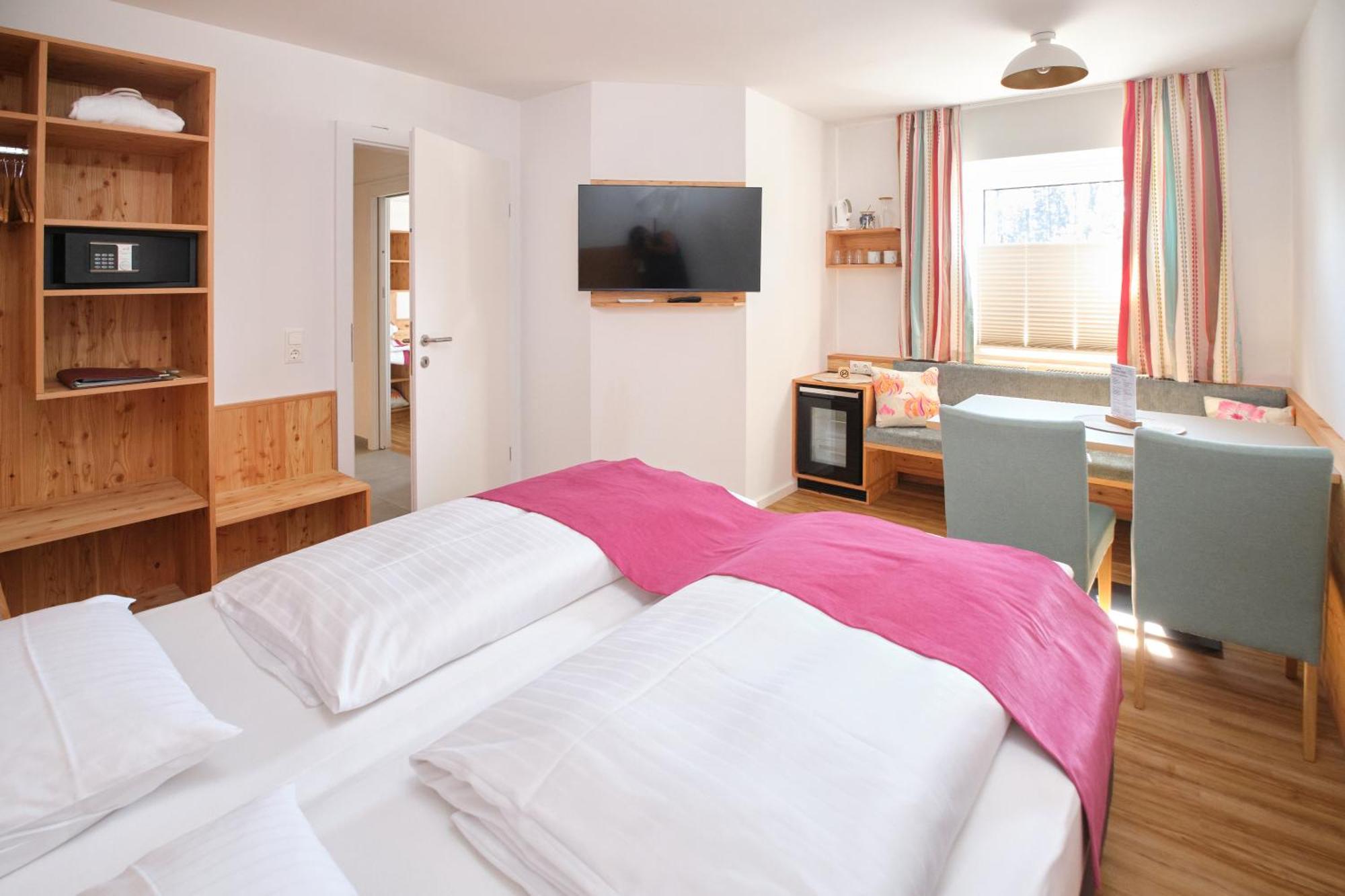 Santner, Hotel Eugendorf Exteriör bild